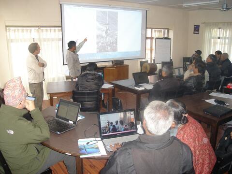 अनुबाद तालिमलाव फोतोर