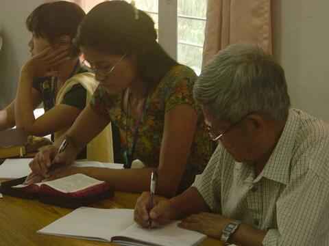 अनुबाद तालिमलाव फोतोर